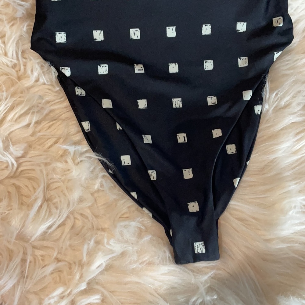 Swimsuit - Picture 9 of 11